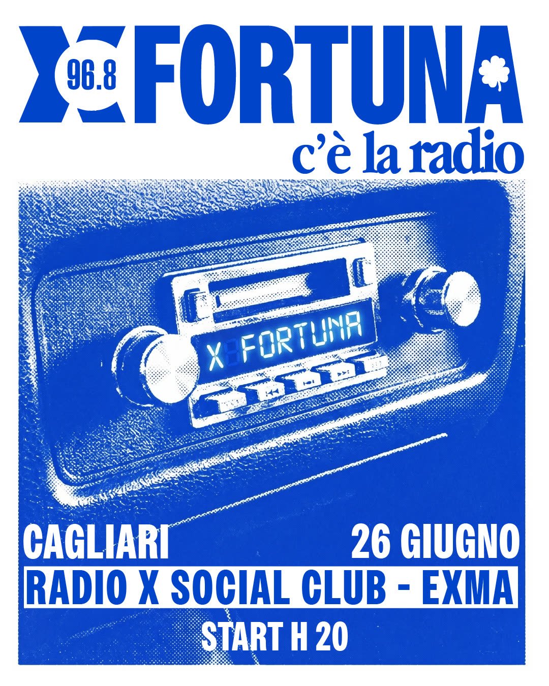 X Fortuna: un’autoradio in duotone blu con la scritta X FORTUNA sul display.